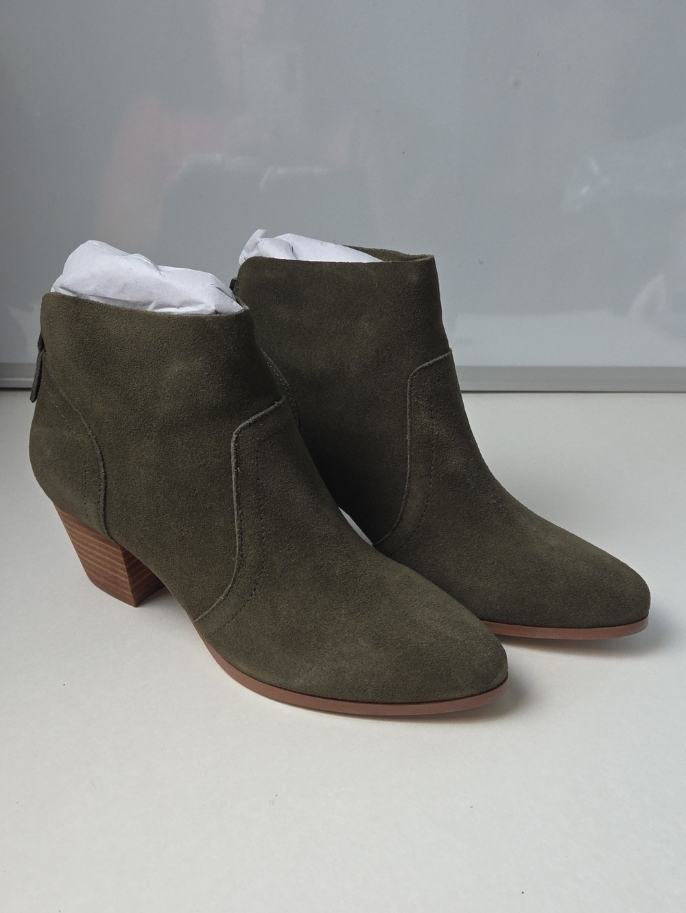 Violet & Red Olive Green Cupid Bootie Size 7